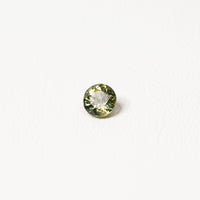 0.95ct Australian parti sapphire round — yellow-green body with vivid teal-blue line through stone — Ruhuna Gemstones