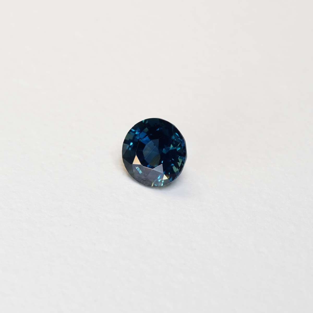 peakcock blue sappire 1.8 carat