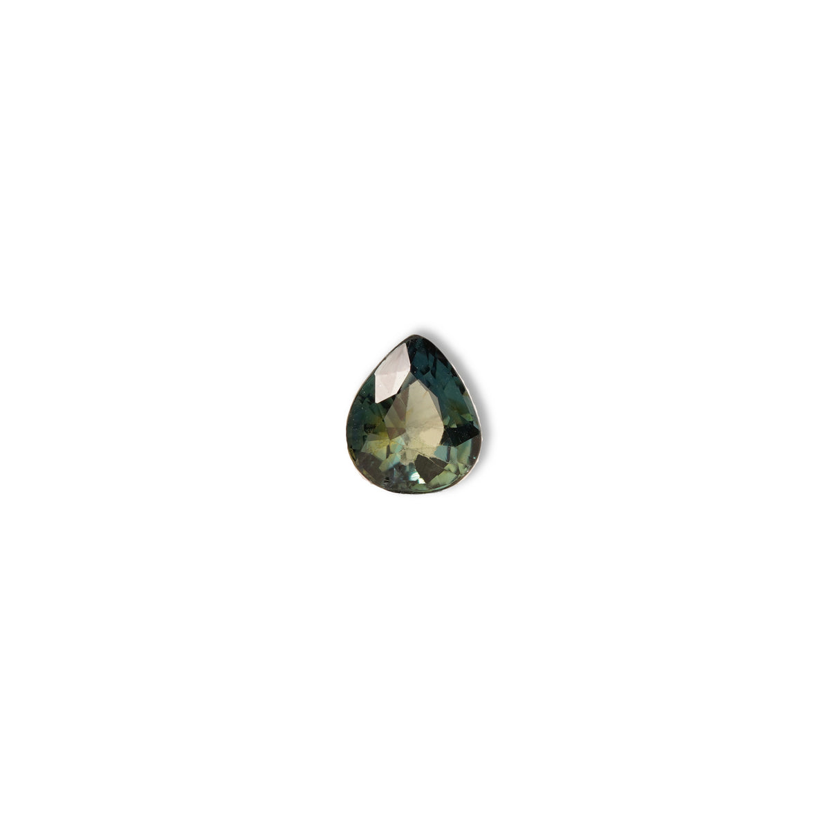 Madagascar 1CT Pear cut sapphire close-up detail — Ruhuna Gemstones