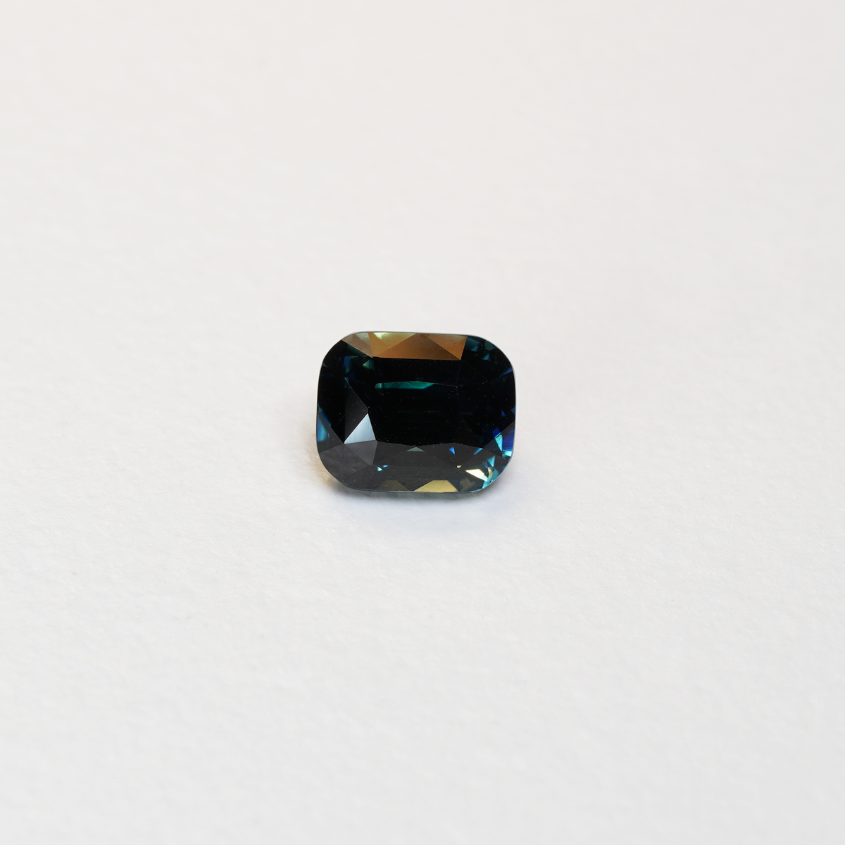 Madagascar 2.64 CT Cushion cut sapphire top-down view — Ruhuna Gemstones