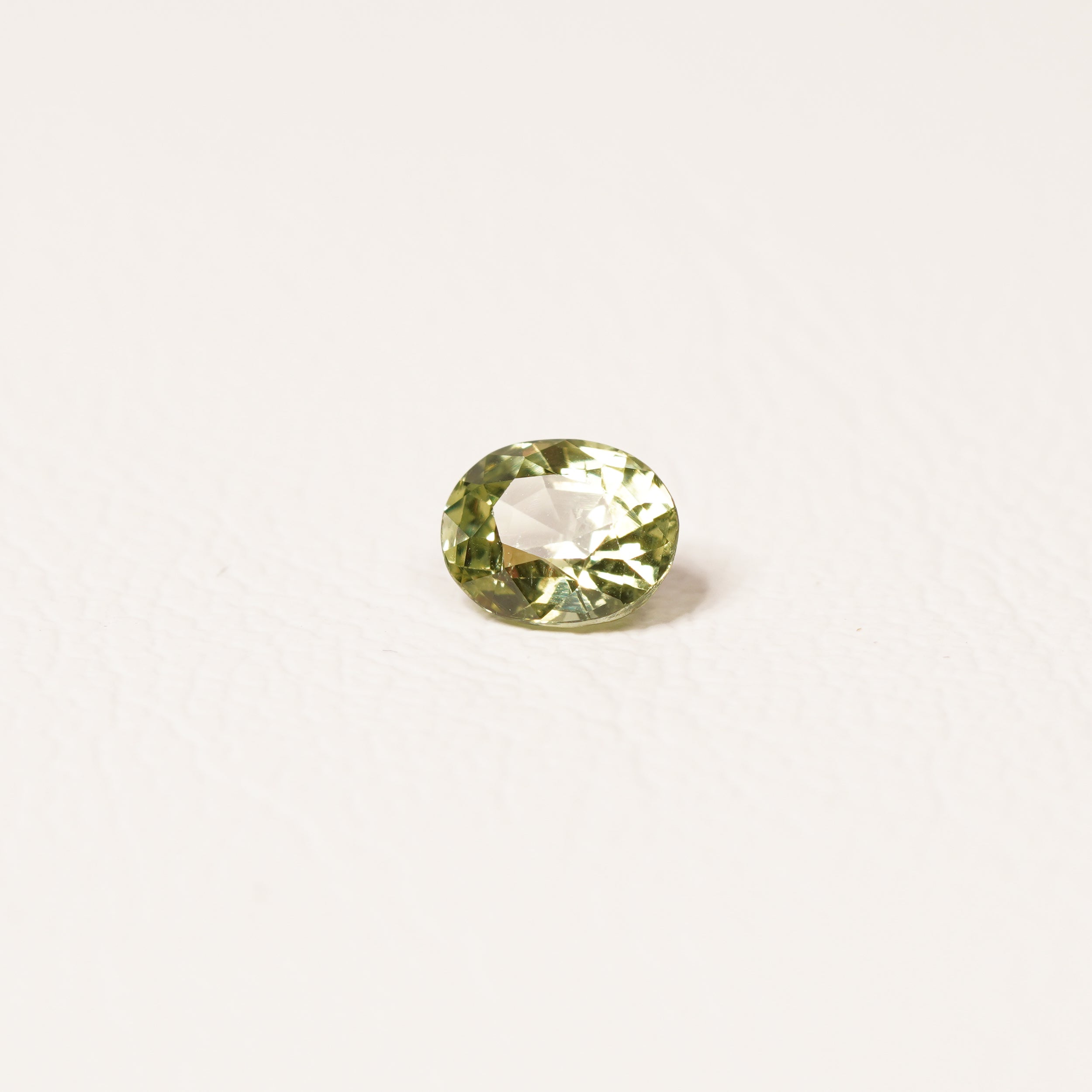 Madagascar Teal 1CT Oval cut sapphire side profile — Ruhuna Gemstones