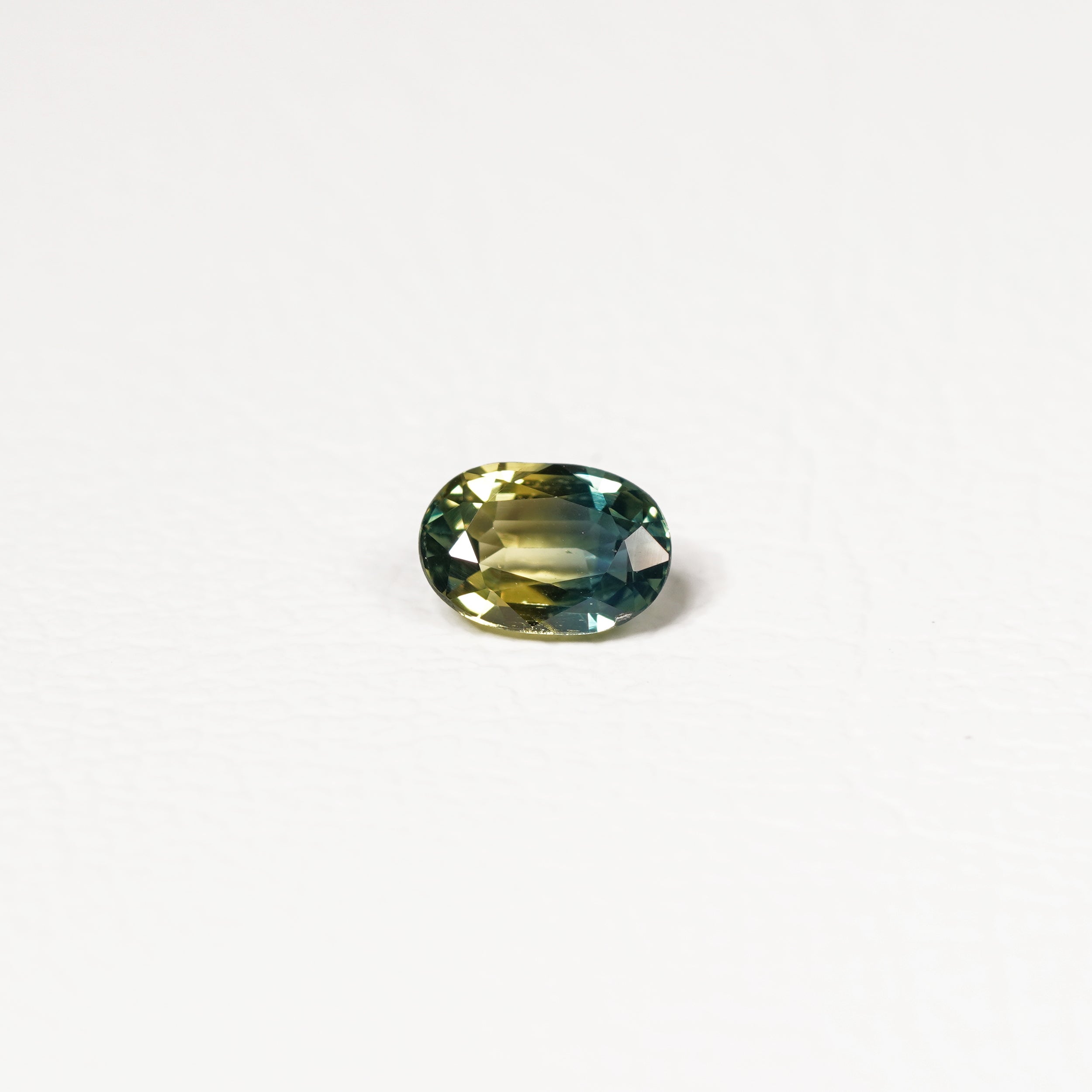 Australian Teal 1CT Oval cut sapphire top-down view — Ruhuna Gemstones