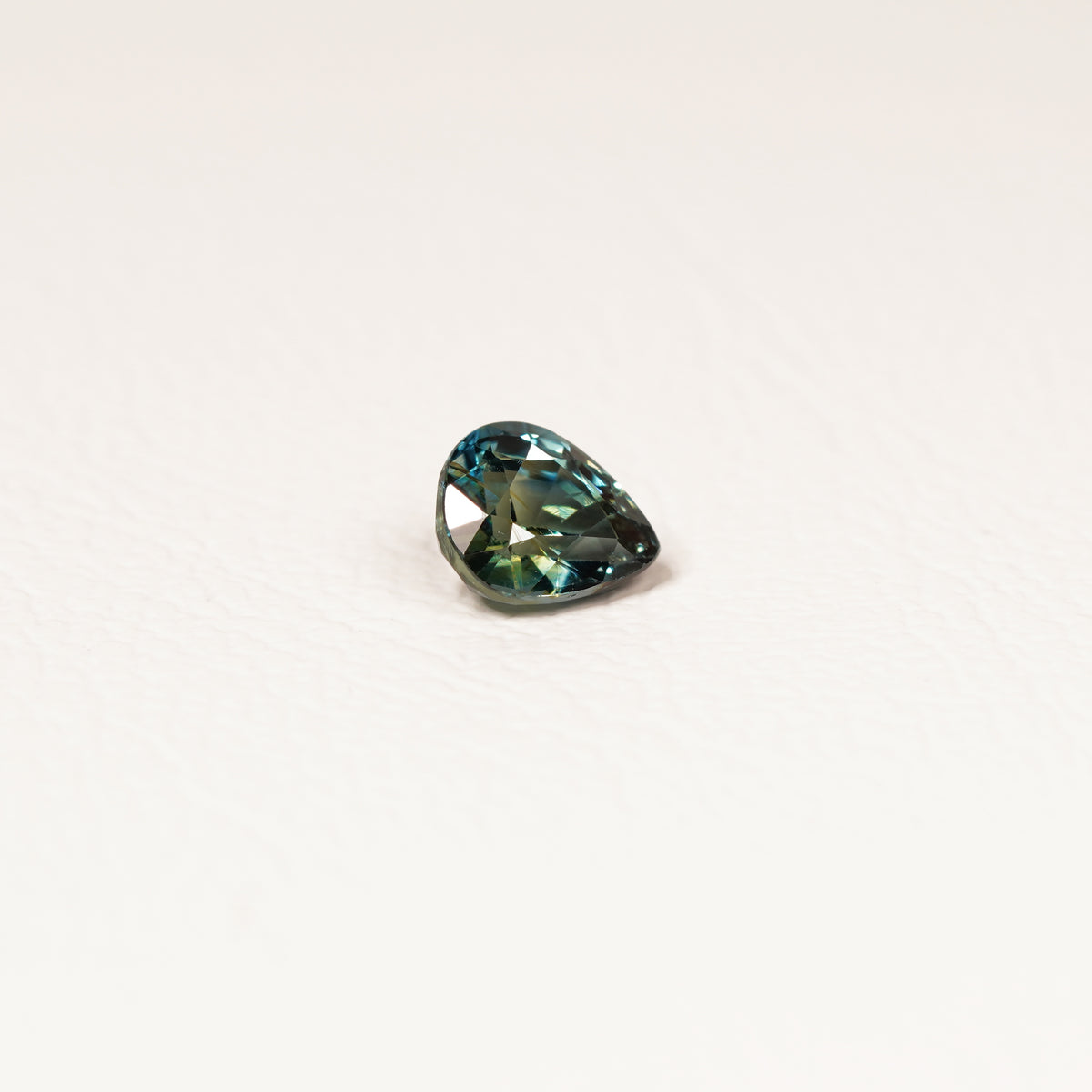 Madagascar 1CT Pear cut sapphire hand view — Ruhuna Gemstones