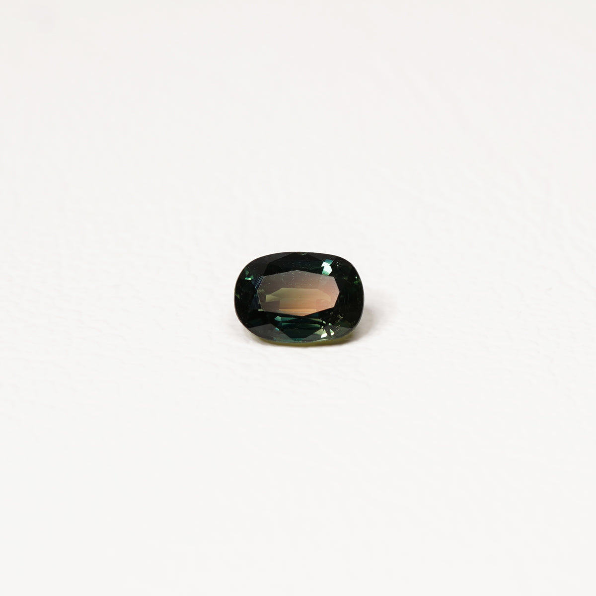 Australian Teal 1.15CT Oval cut sapphire top-down view — Ruhuna Gemstones