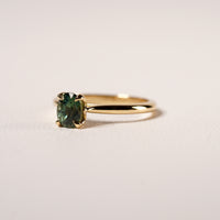 PARTI GREEN SAPPHIRE SOLITAIRE RING SET IN YELLOW GOLD