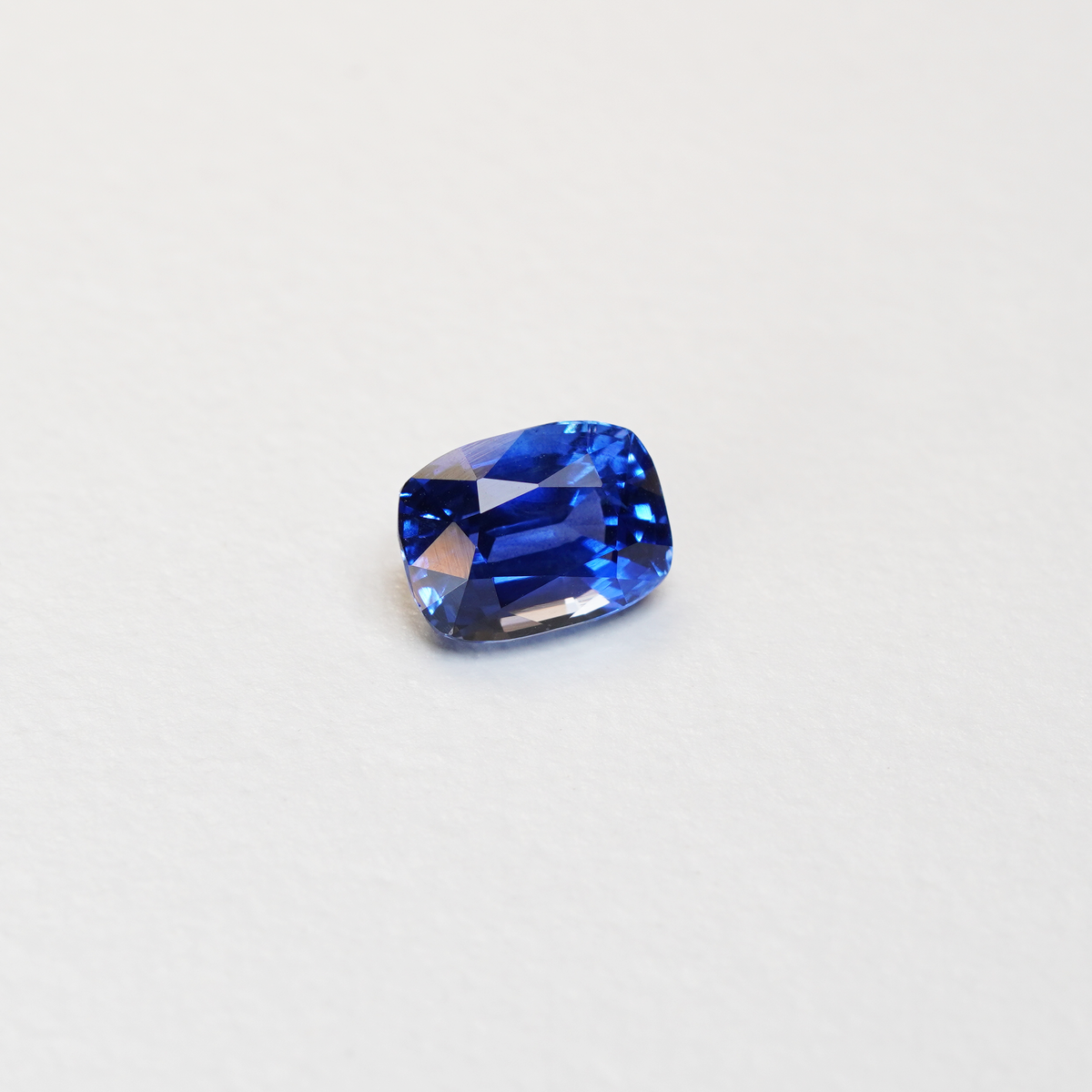 Ceylon Blue 2.47CT Nelum Trilogy 2.47Ct engagement ring hand view — Ruhuna Gemstones