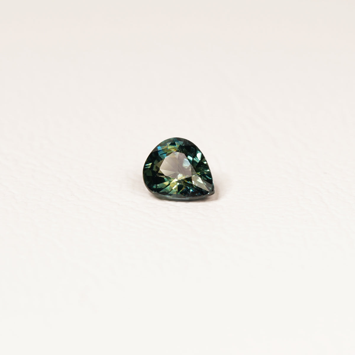 Madagascar 1CT Pear cut sapphire top-down view — Ruhuna Gemstones
