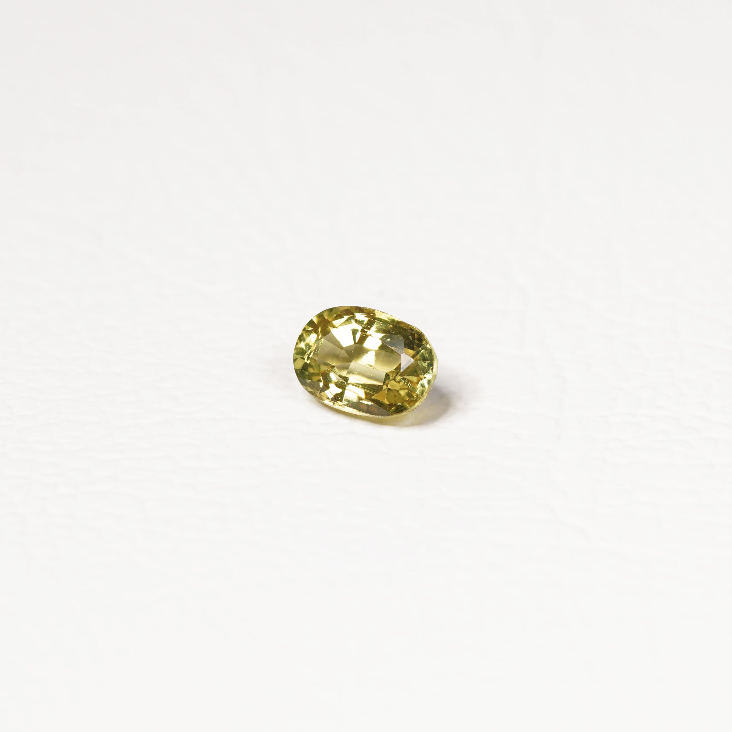 Australian 0.8CT Oval cut sapphire side profile — Ruhuna Gemstones