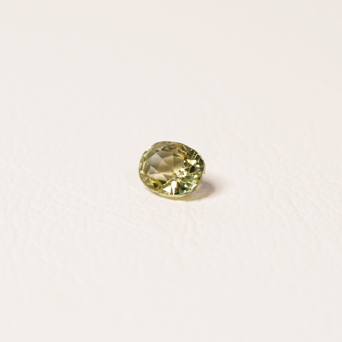 Madagascar Teal 1CT Oval cut sapphire side profile — Ruhuna Gemstones