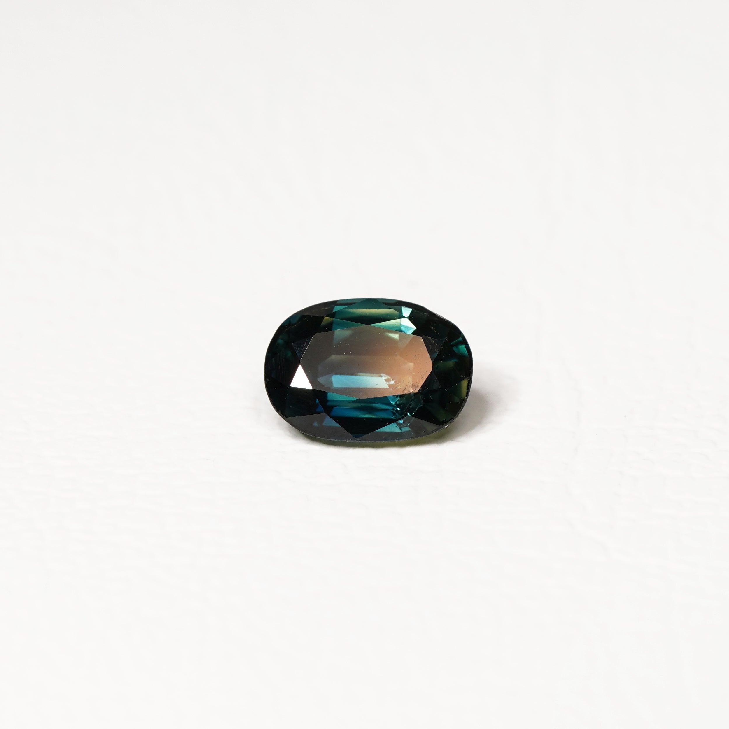 Australian Teal 1.95CT Oval cut sapphire top-down view — Ruhuna Gemstones