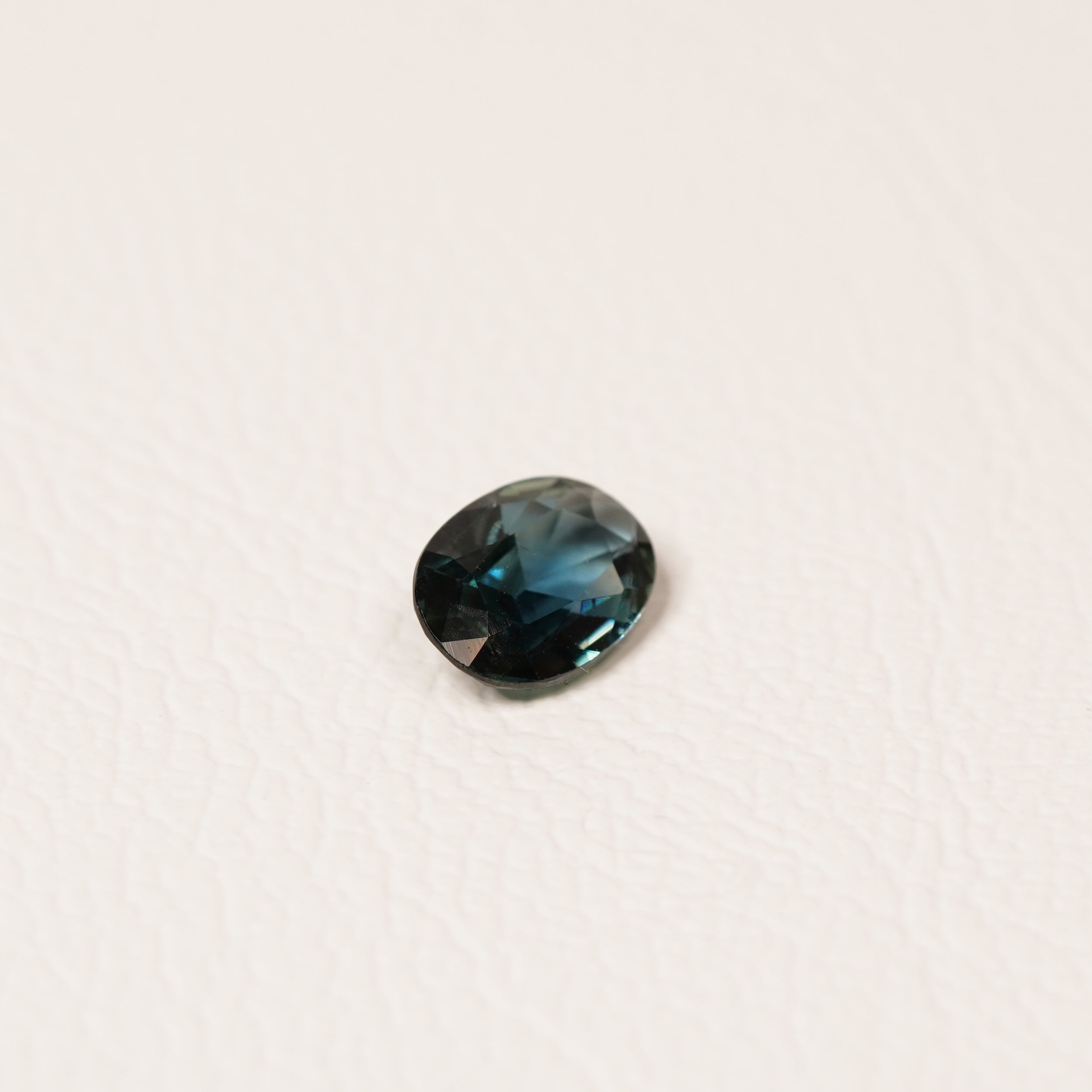 Madagascar 1.1CT Oval cut sapphire hand view — Ruhuna Gemstones