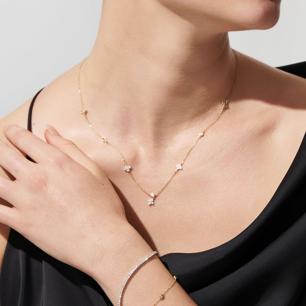 Australian Yellow 0.9CT Ayana sapphire necklace hand view — Ruhuna Gemstones