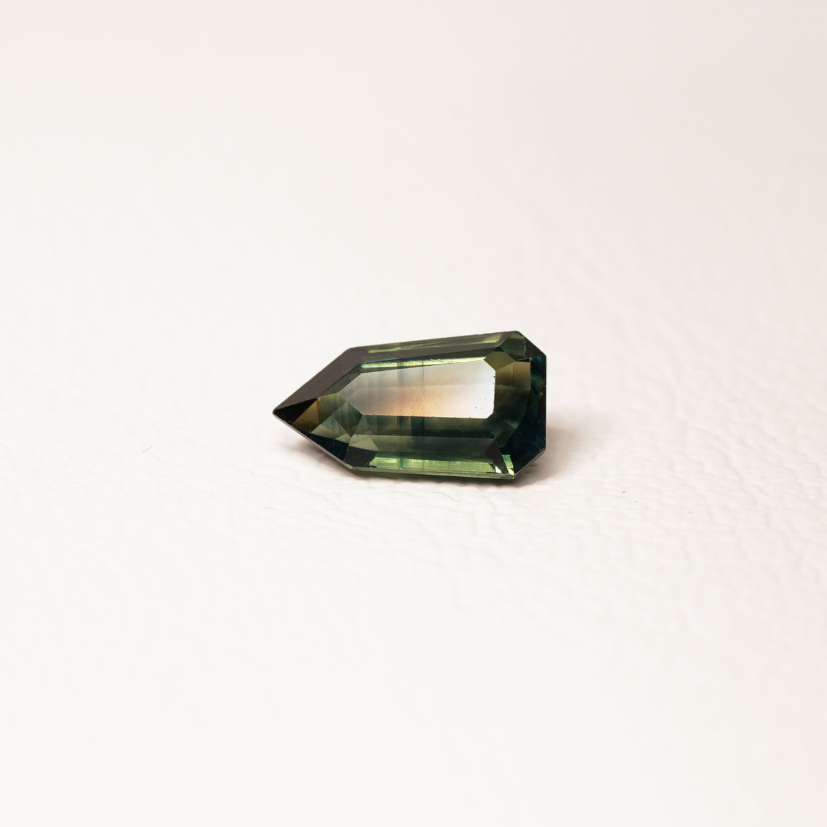 Madagascar 1.9CT sapphire side profile — Ruhuna Gemstones