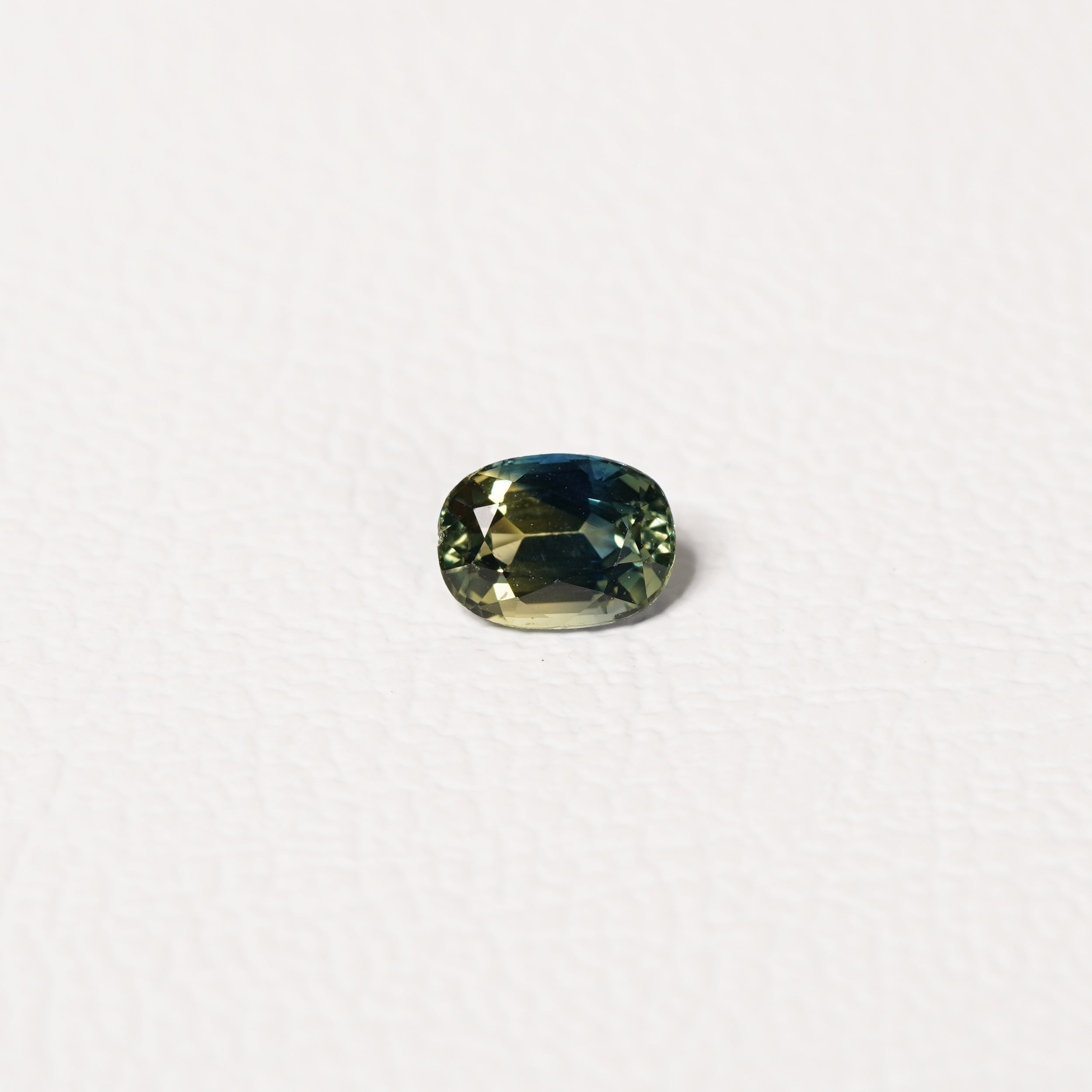 Australian Blue 0.8CT Oval cut sapphire side profile — Ruhuna Gemstones