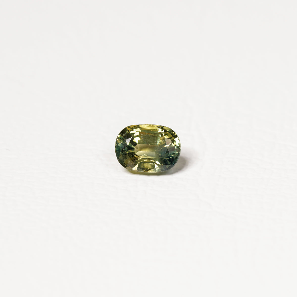 Australian Yellow 1CT Oval cut sapphire top-down view — Ruhuna Gemstones