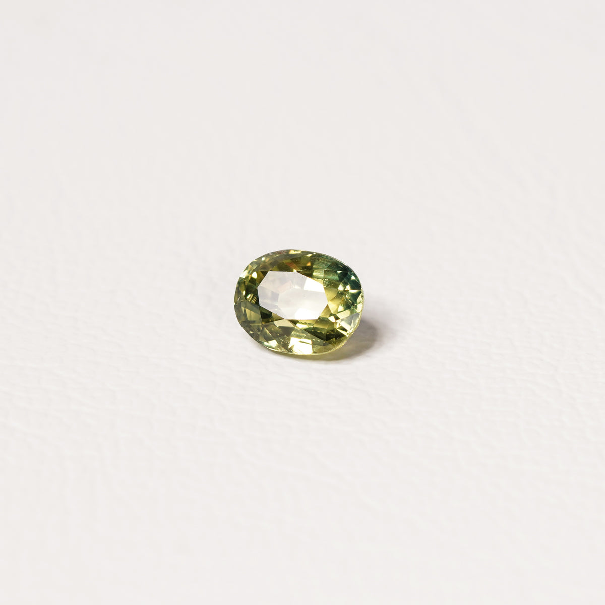 Australian Teal 1.55CT Oval cut sapphire side profile — Ruhuna Gemstones