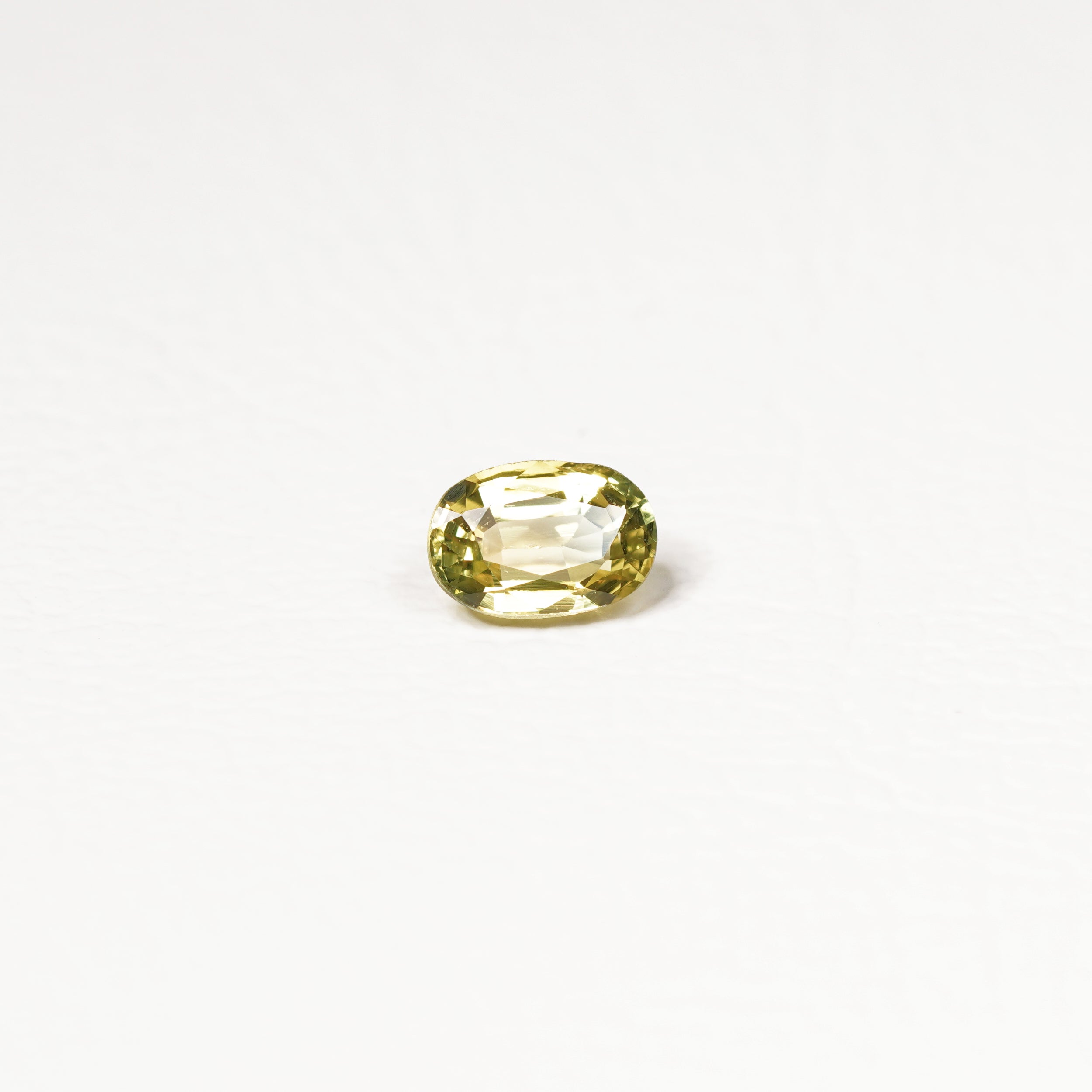 Australian 0.8CT Oval cut sapphire top-down view — Ruhuna Gemstones