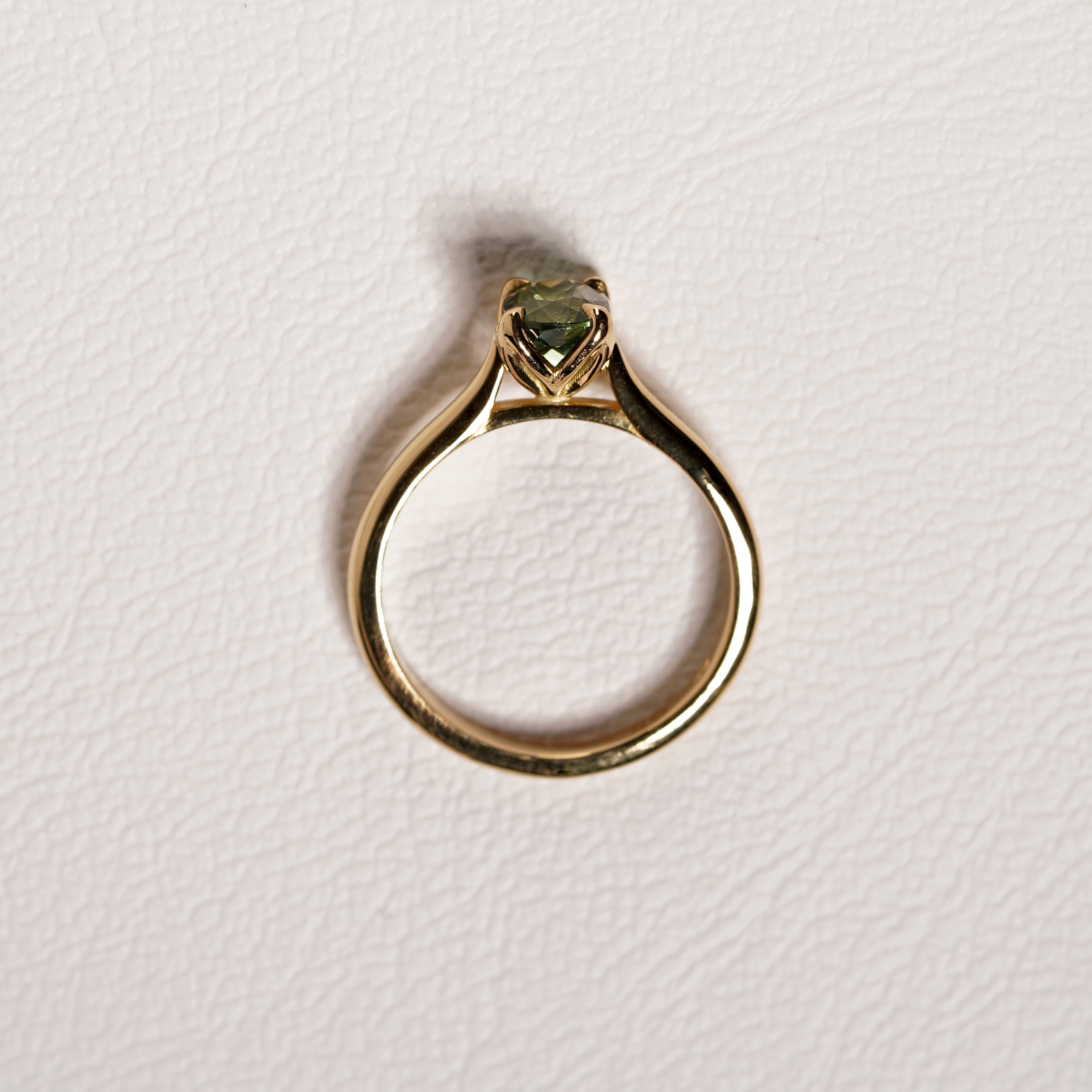 PARTI GREEN SAPPHIRE SOLITAIRE RING SET IN YELLOW GOLD