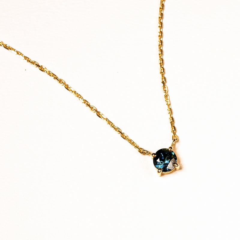 1 carat blue sapphire integrated necklace with double gallery basket in 18ct yellow gold