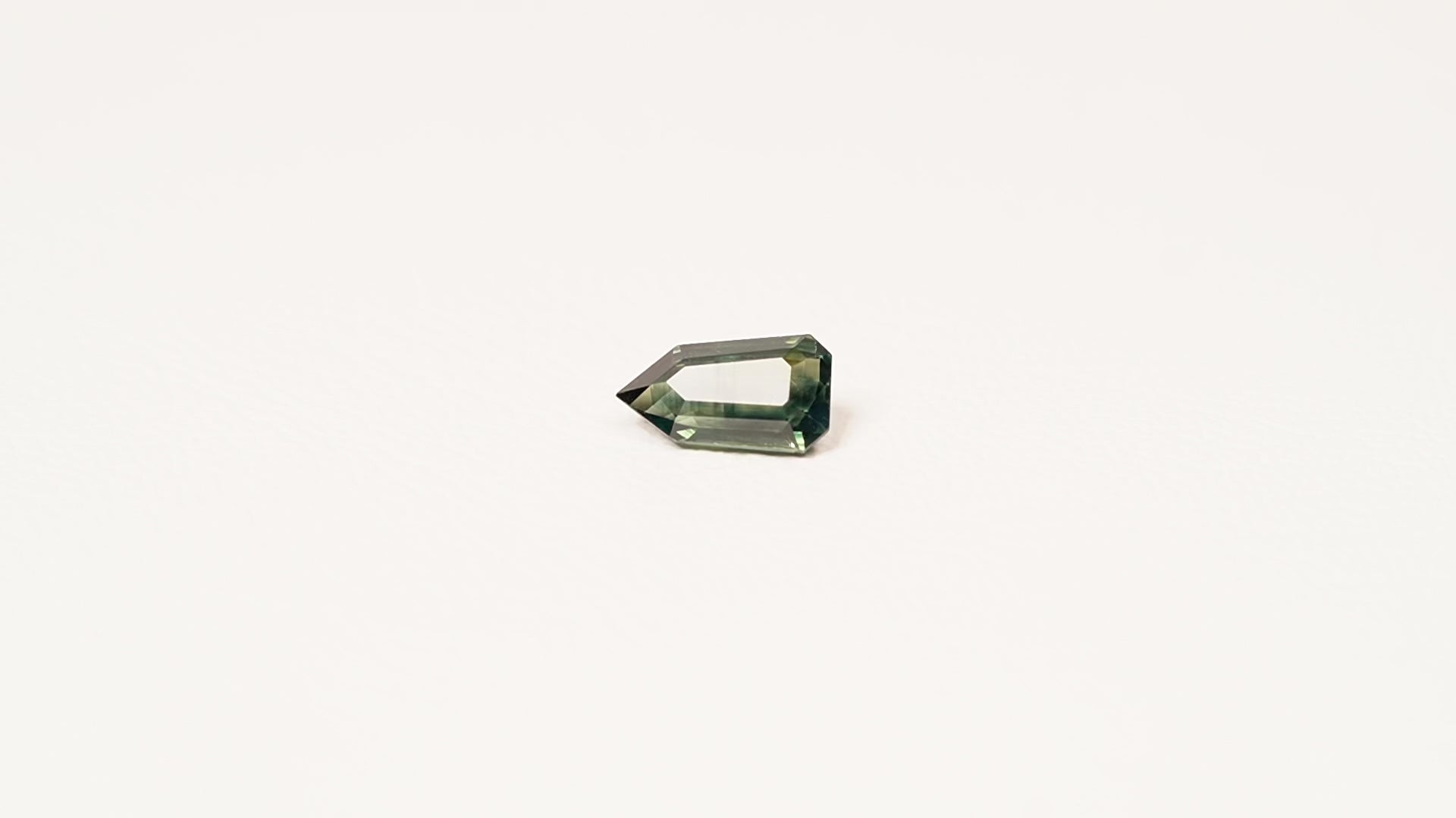 FOREST TEAL SAPPHIRE - 1.9CT